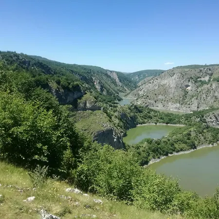 Brvnara Nomad Tri Zvezde *